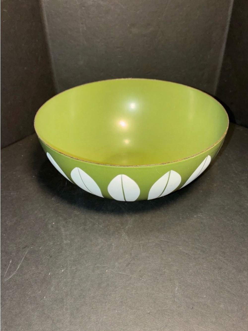 Cathrineholm Avacado Green with White Lotus Pattern Enamelware Large Bowl